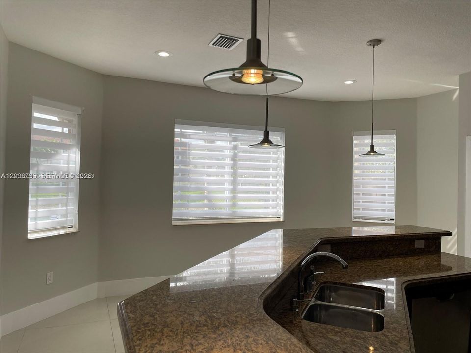 For Rent: $6,100 (5 beds, 4 baths, 3431 Square Feet)