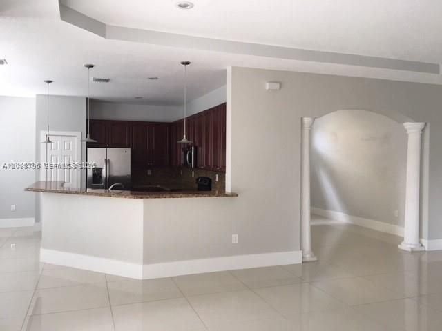 For Rent: $6,100 (5 beds, 4 baths, 3431 Square Feet)