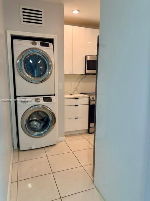 For Sale: $589,000 (3 beds, 2 baths, 1122 Square Feet)