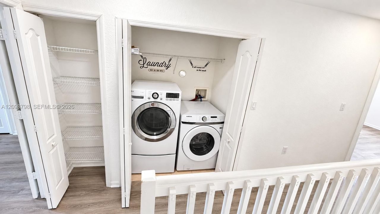For Rent: $3,280 (3 beds, 3 baths, 1489 Square Feet)