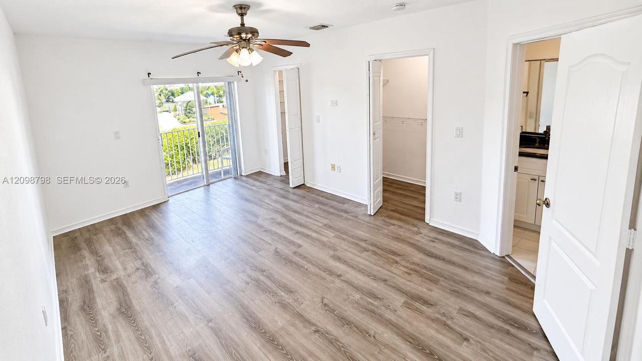 For Rent: $3,280 (3 beds, 3 baths, 1489 Square Feet)