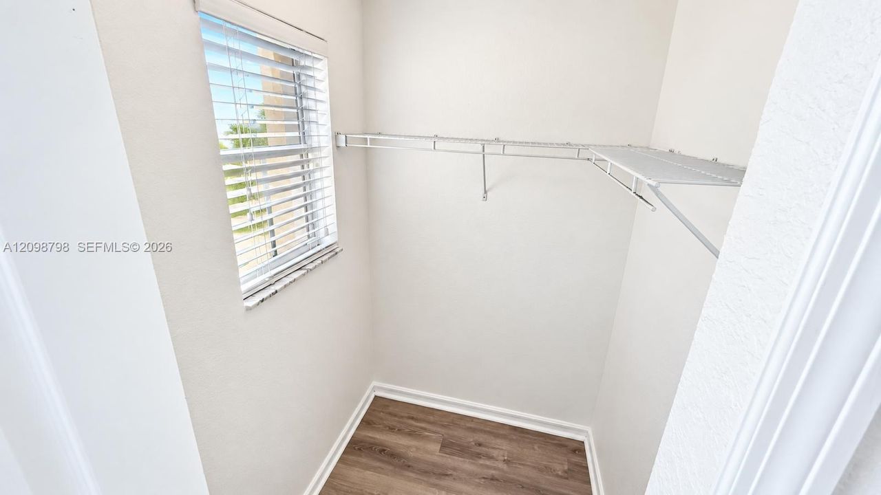 For Rent: $3,280 (3 beds, 3 baths, 1489 Square Feet)