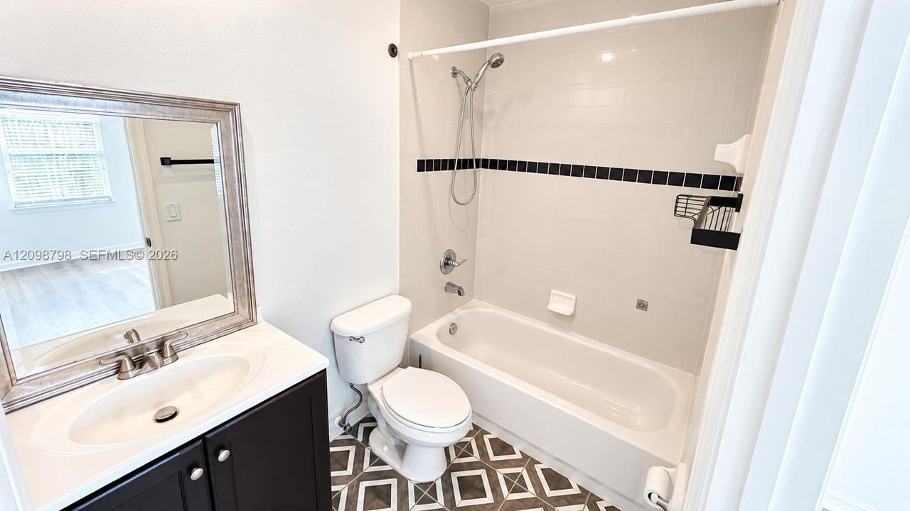 For Rent: $3,280 (3 beds, 3 baths, 1489 Square Feet)