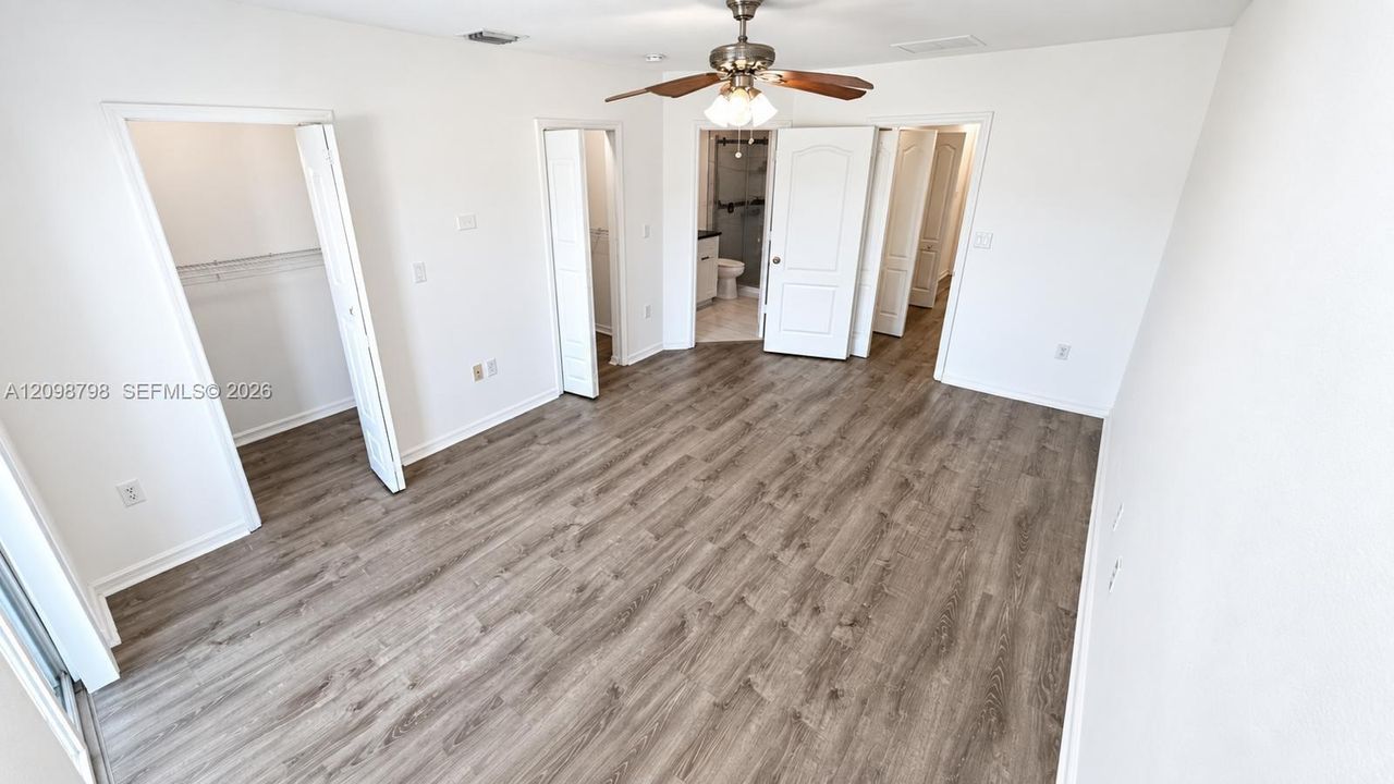 For Rent: $3,280 (3 beds, 3 baths, 1489 Square Feet)
