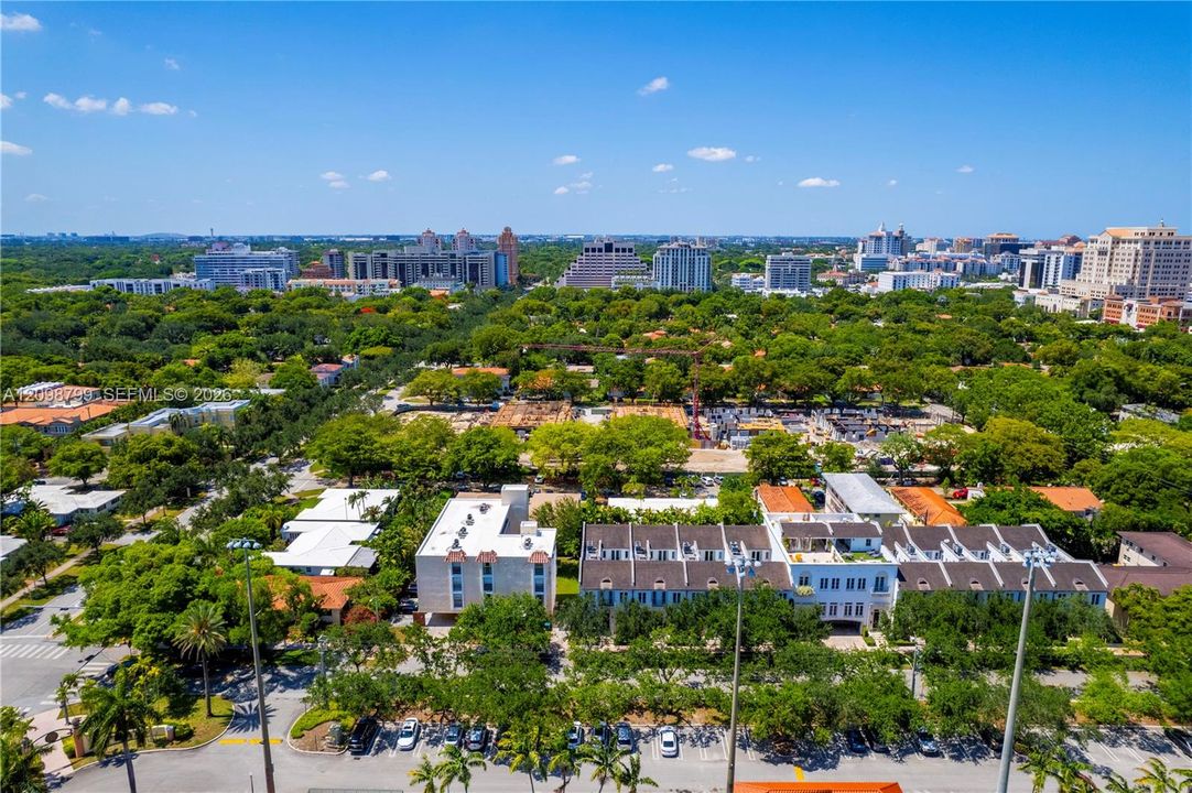 For Sale: $2,995,000 (3 beds, 3 baths, 2976 Square Feet)