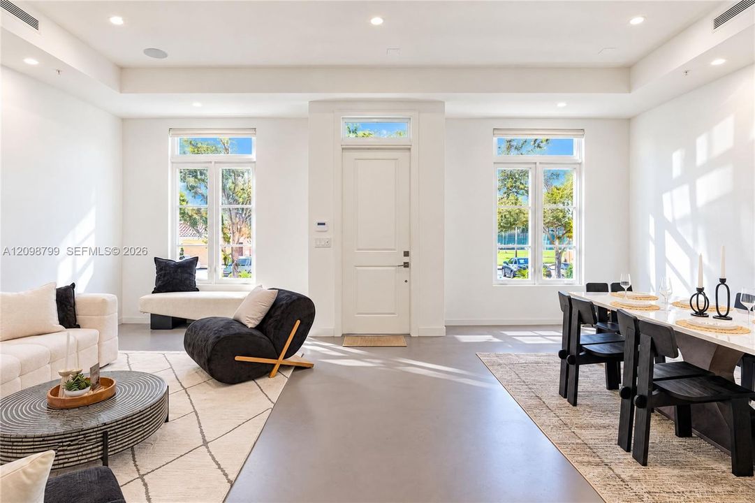 For Sale: $2,995,000 (3 beds, 3 baths, 2976 Square Feet)