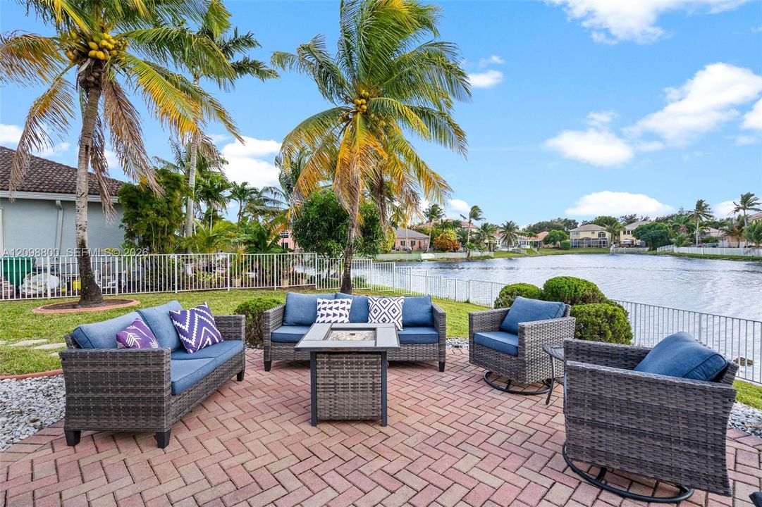 For Rent: $6,500 (4 beds, 3 baths, 3080 Square Feet)