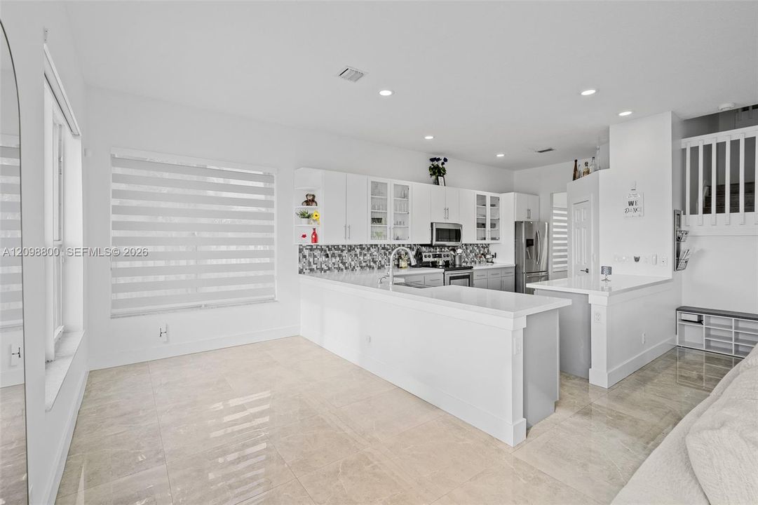 For Rent: $6,500 (4 beds, 3 baths, 3080 Square Feet)