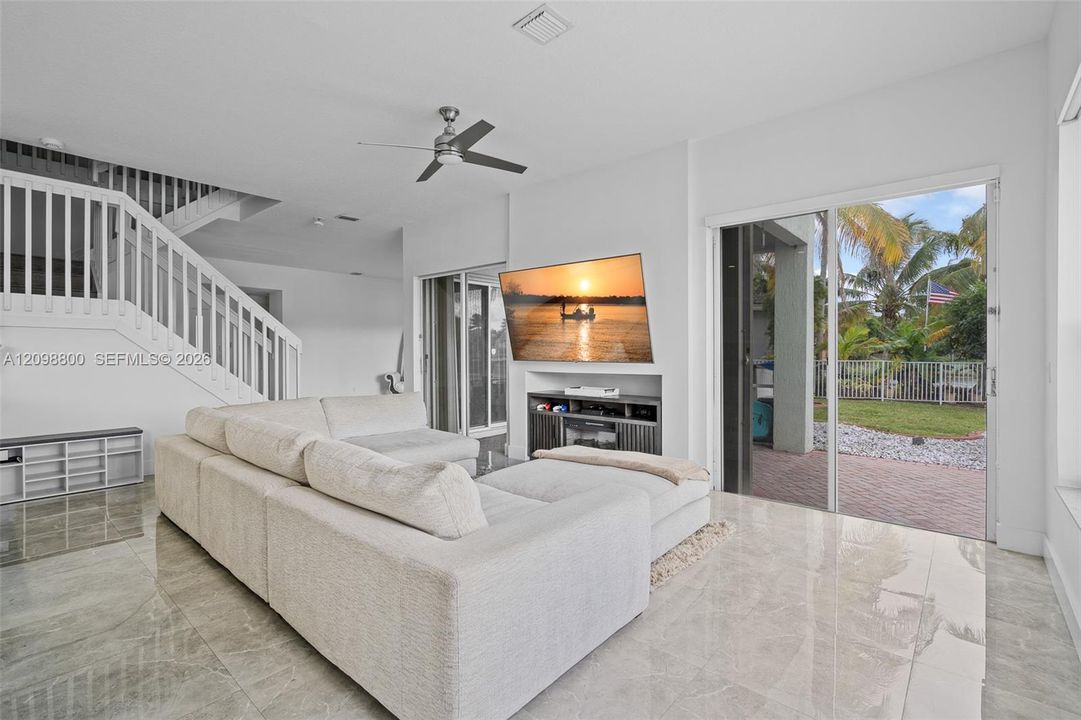 For Rent: $6,500 (4 beds, 3 baths, 3080 Square Feet)