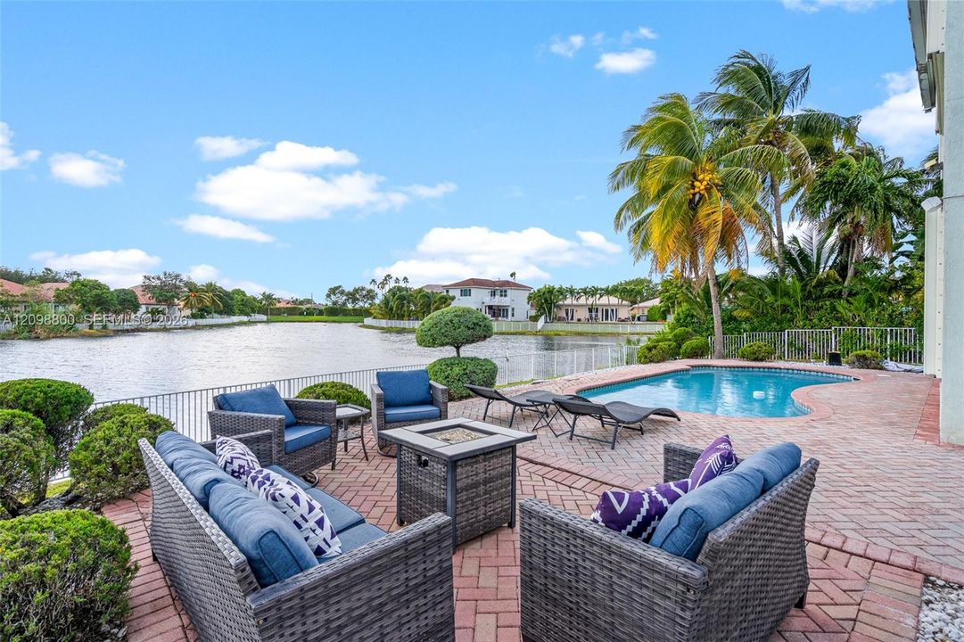 For Rent: $6,500 (4 beds, 3 baths, 3080 Square Feet)