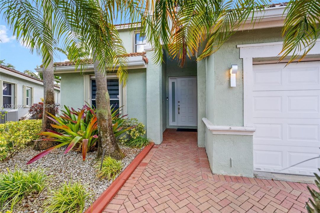 For Rent: $6,500 (4 beds, 3 baths, 3080 Square Feet)