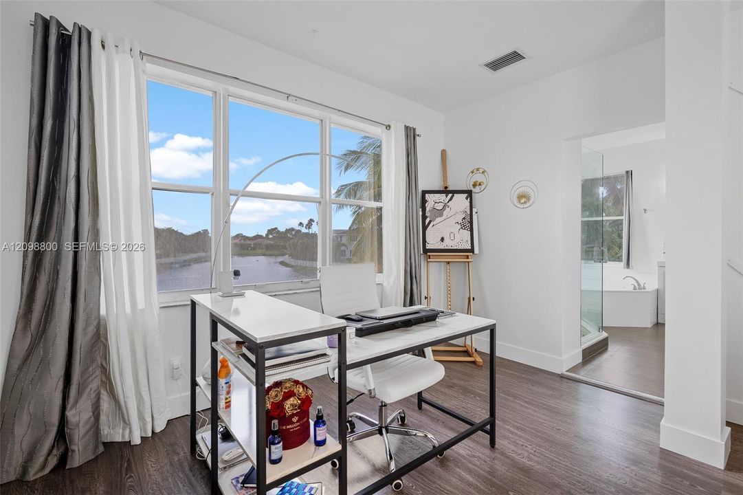 For Rent: $6,500 (4 beds, 3 baths, 3080 Square Feet)