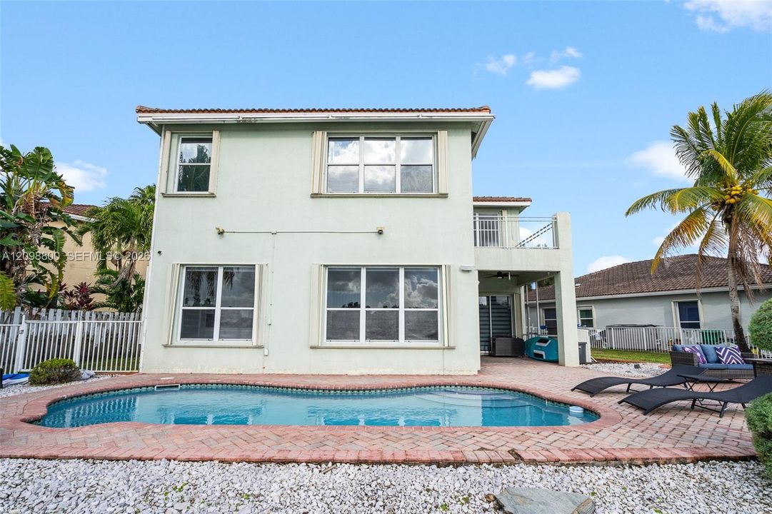 For Rent: $6,500 (4 beds, 3 baths, 3080 Square Feet)