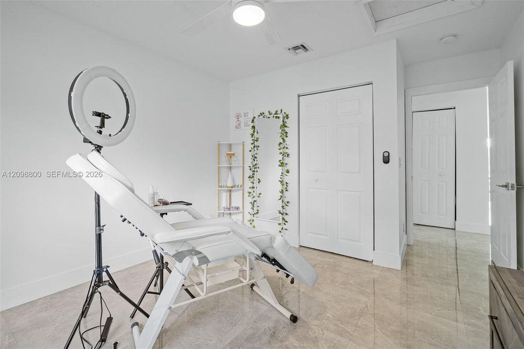 For Rent: $6,500 (4 beds, 3 baths, 3080 Square Feet)