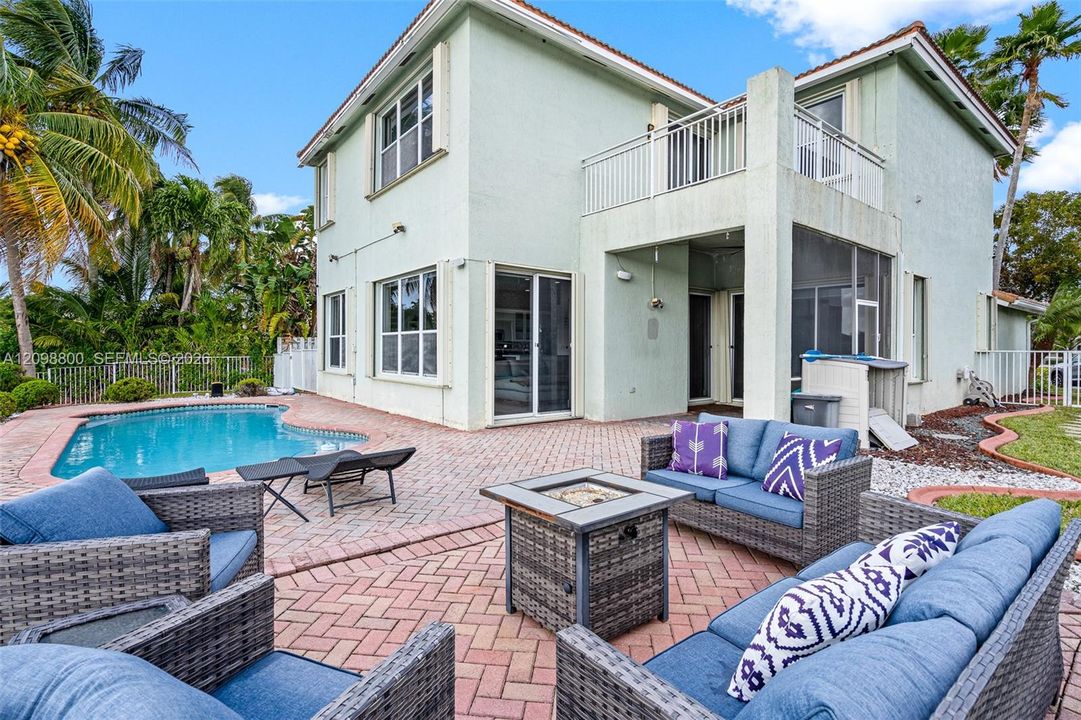 For Rent: $6,500 (4 beds, 3 baths, 3080 Square Feet)