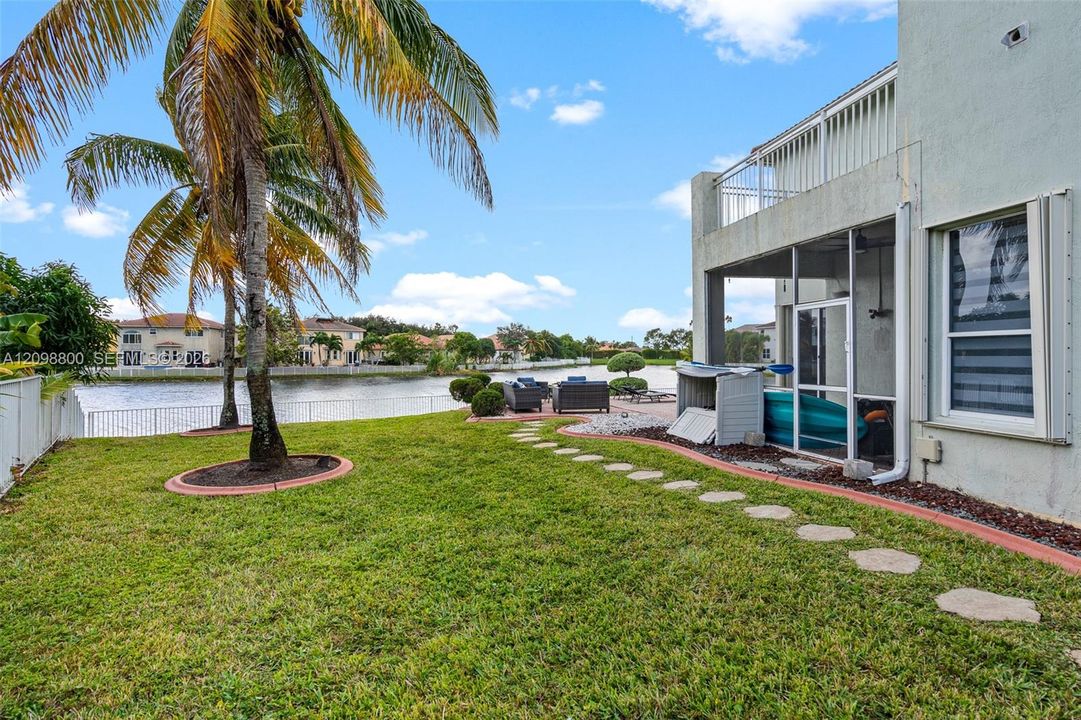 For Rent: $6,500 (4 beds, 3 baths, 3080 Square Feet)