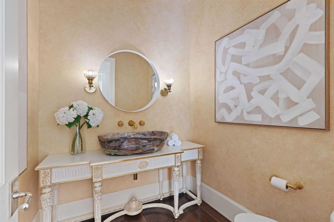 38 - Powder Room