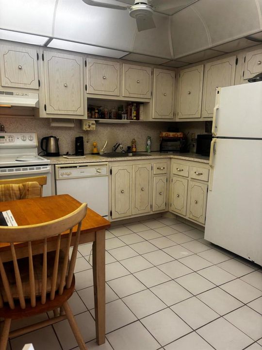 KITCHEN.