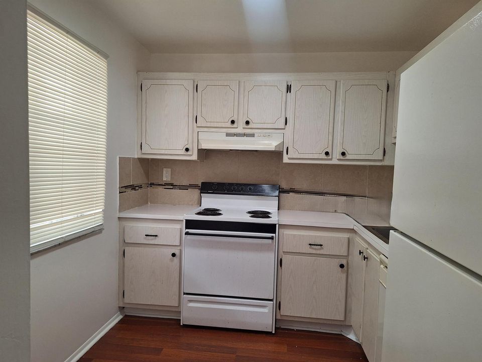 Kitchen 1