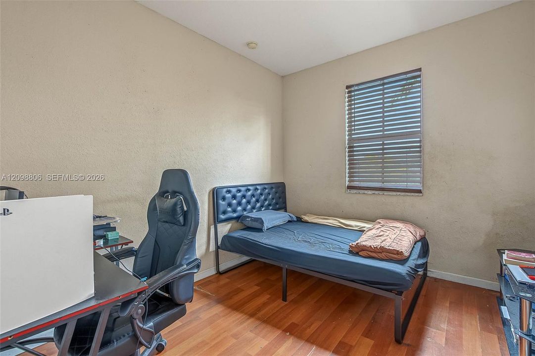 En Venta: $450,000 (5 camas, 3 baños, 2063 Pies cuadrados)