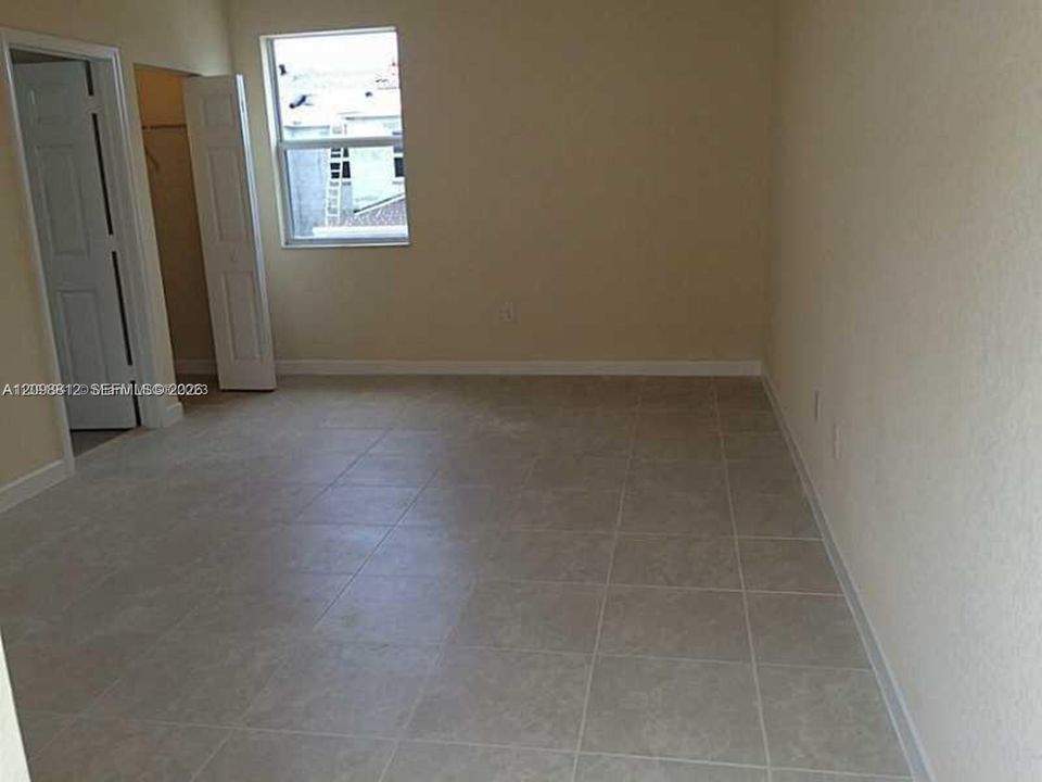 В аренду: $1,600 (0 спален, 1 ванн, 0 Квадратных фут)