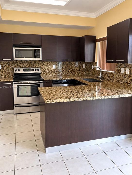 For Rent: $3,000 (4 beds, 3 baths, 1475 Square Feet)