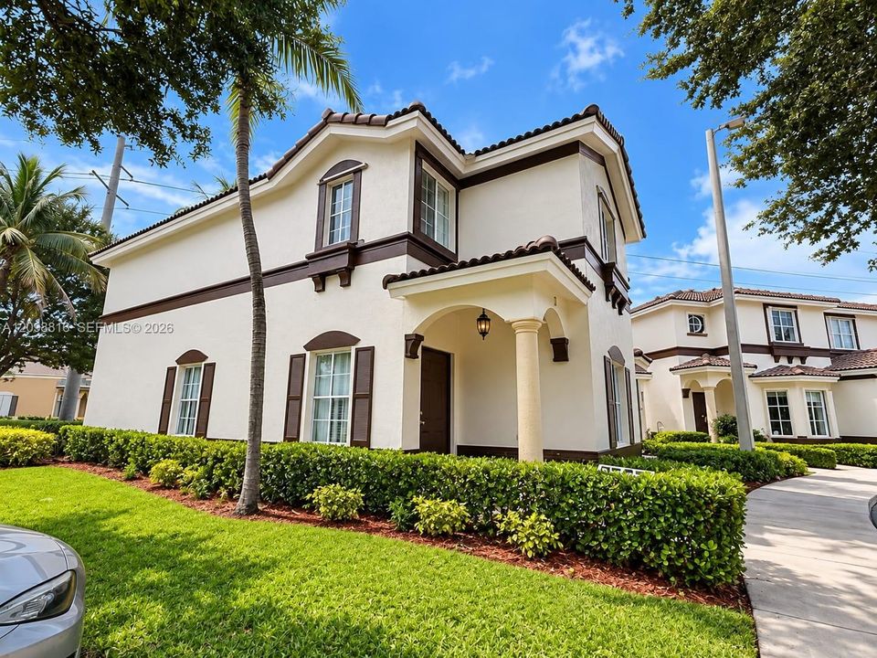 For Rent: $3,000 (4 beds, 3 baths, 1475 Square Feet)