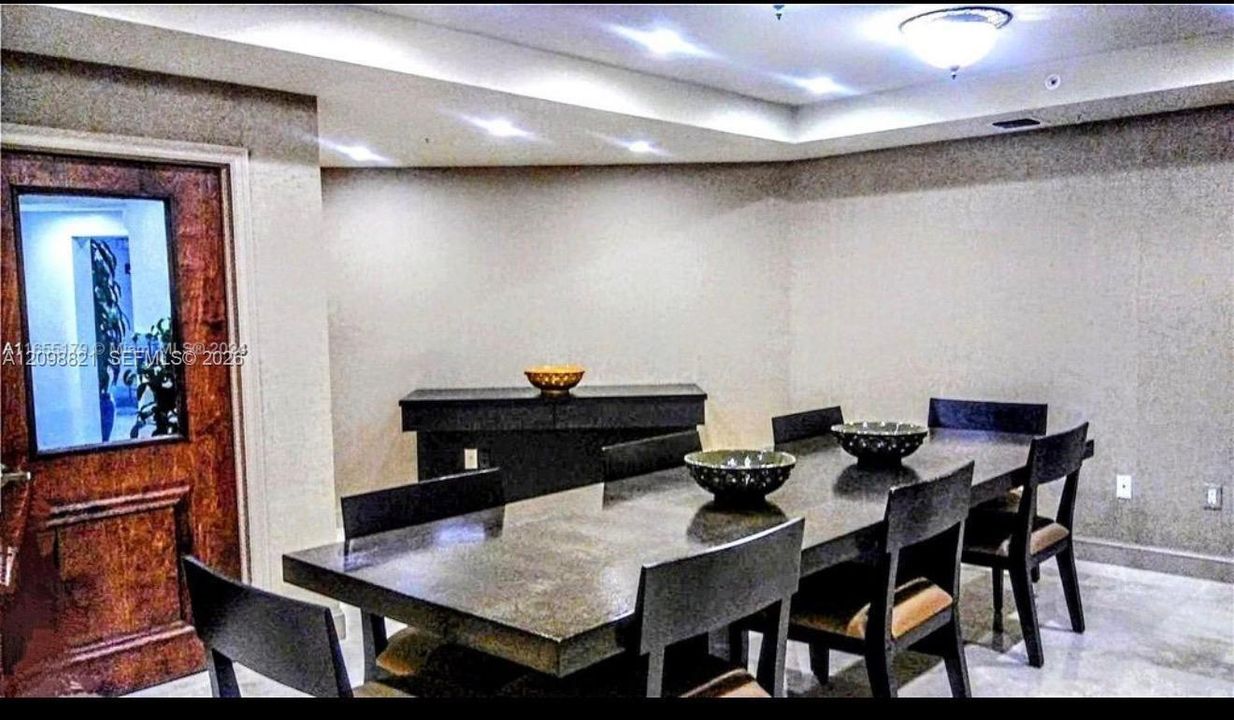 En Venta: $630,000 (3 camas, 2 baños, 1168 Pies cuadrados)