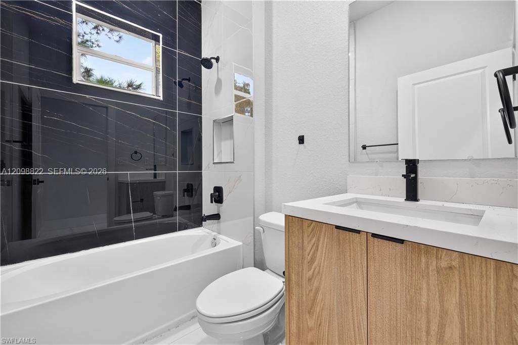 For Sale: $318,500 (4 beds, 2 baths, 1650 Square Feet)