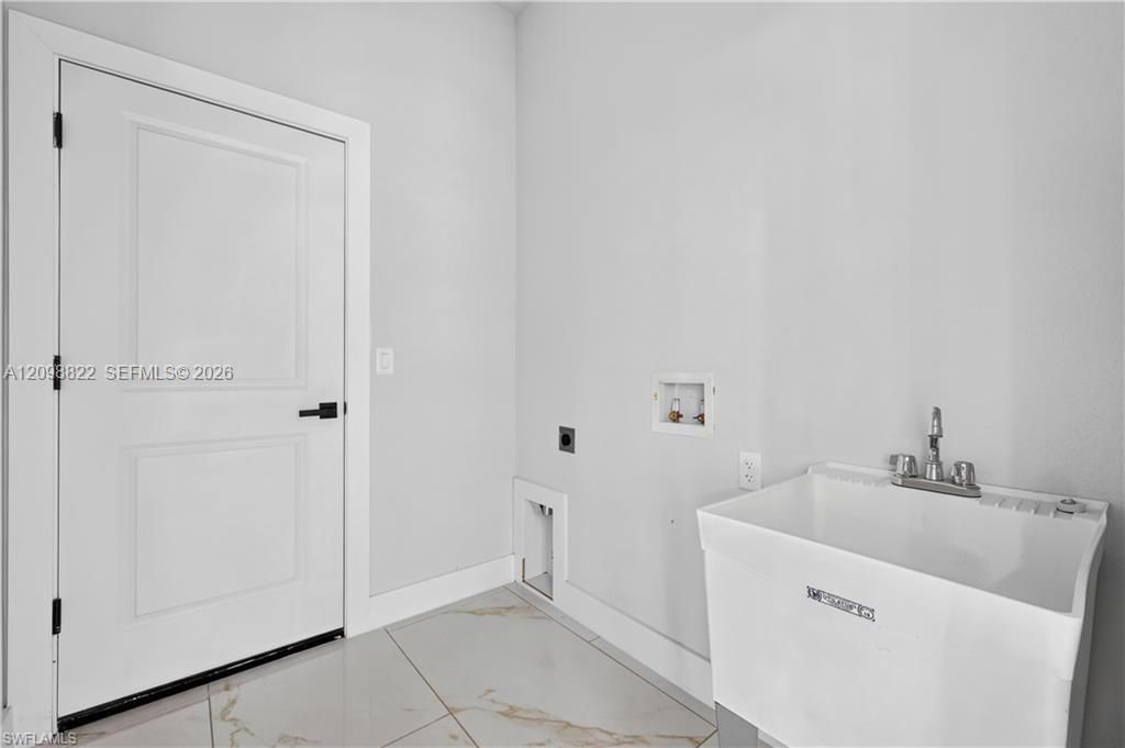 For Sale: $318,500 (4 beds, 2 baths, 1650 Square Feet)