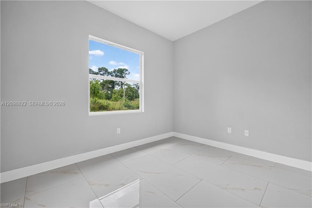 For Sale: $318,500 (4 beds, 2 baths, 1650 Square Feet)