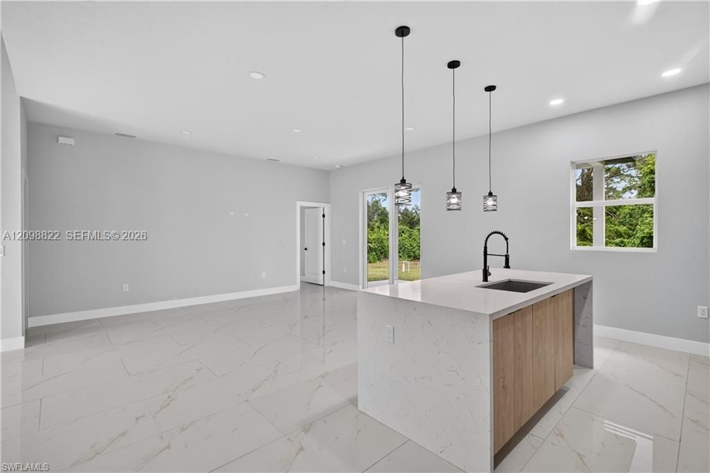 For Sale: $318,500 (4 beds, 2 baths, 1650 Square Feet)
