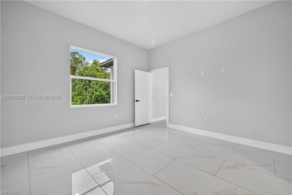 For Sale: $318,500 (4 beds, 2 baths, 1650 Square Feet)