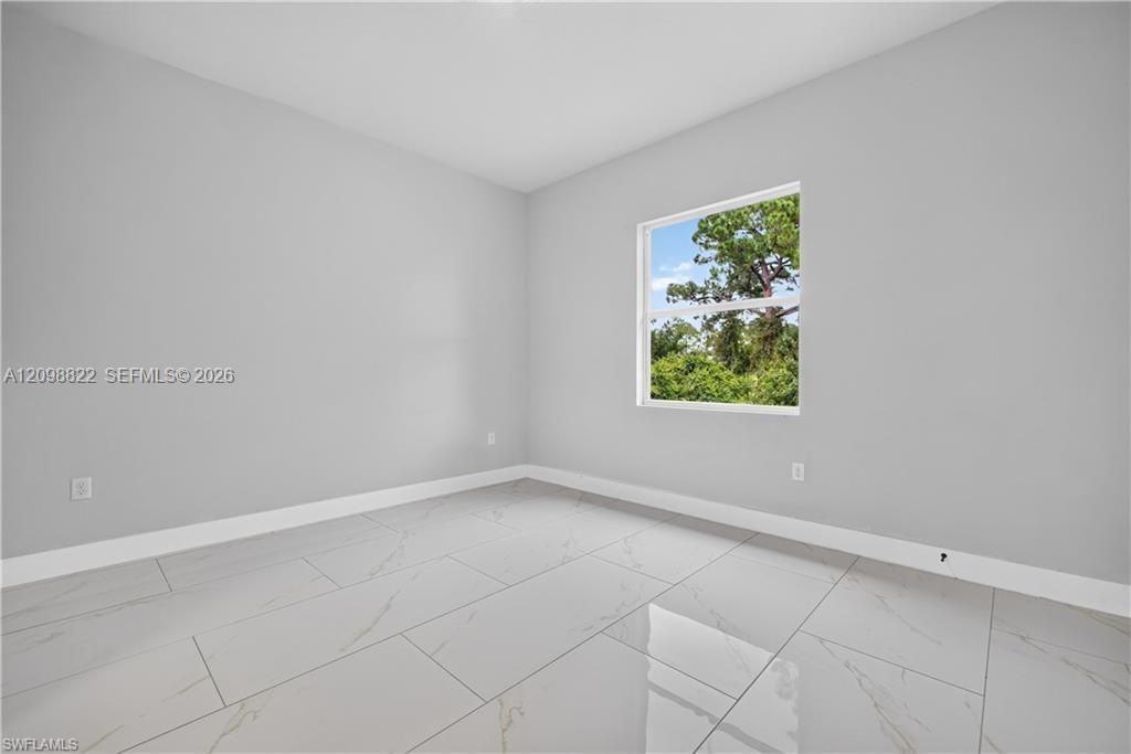 For Sale: $318,500 (4 beds, 2 baths, 1650 Square Feet)