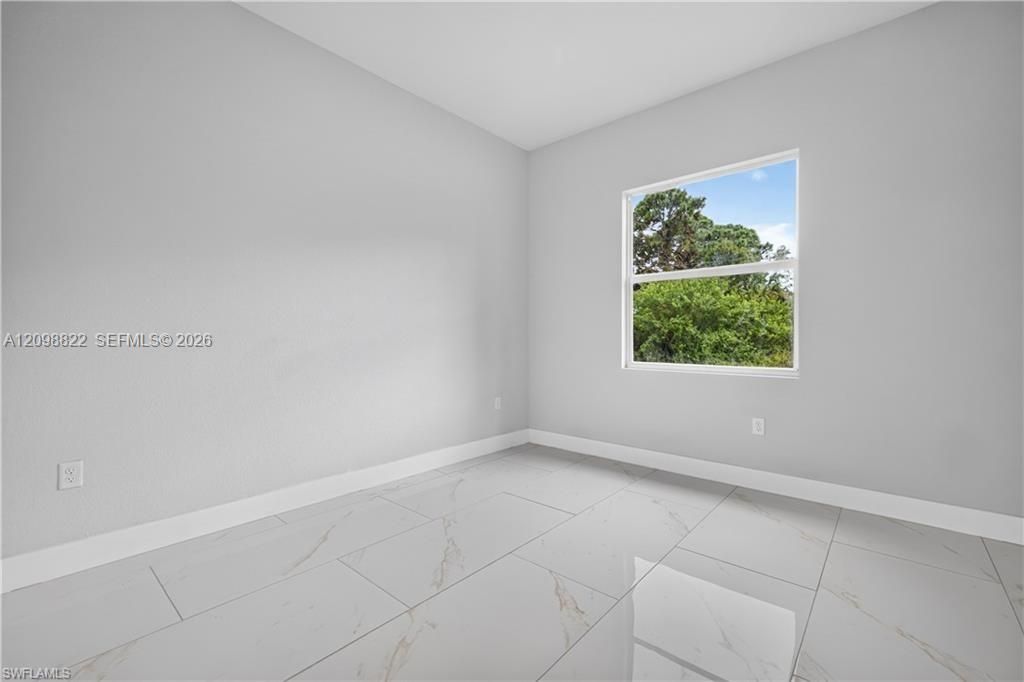 For Sale: $318,500 (4 beds, 2 baths, 1650 Square Feet)