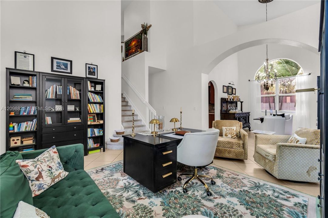 En Venta: $598,000 (4 camas, 3 baños, 2500 Pies cuadrados)