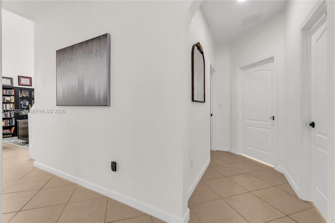 En Venta: $598,000 (4 camas, 3 baños, 2500 Pies cuadrados)