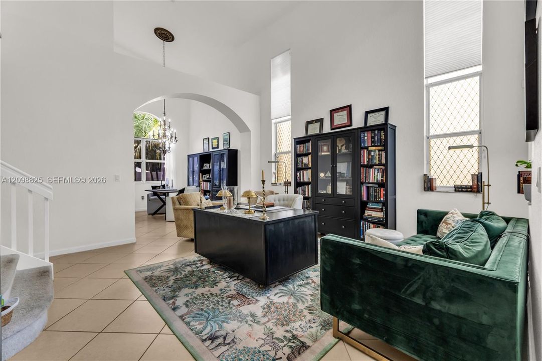 En Venta: $598,000 (4 camas, 3 baños, 2500 Pies cuadrados)