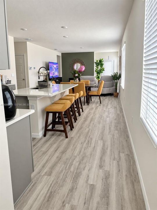 For Sale: $360,000 (4 beds, 2 baths, 1597 Square Feet)
