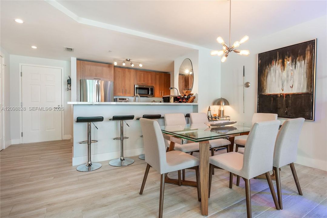 For Sale: $498,000 (1 beds, 1 baths, 780 Square Feet)