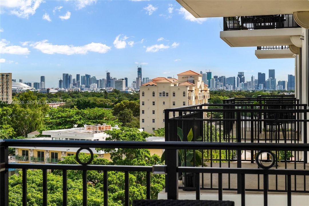For Sale: $498,000 (1 beds, 1 baths, 780 Square Feet)