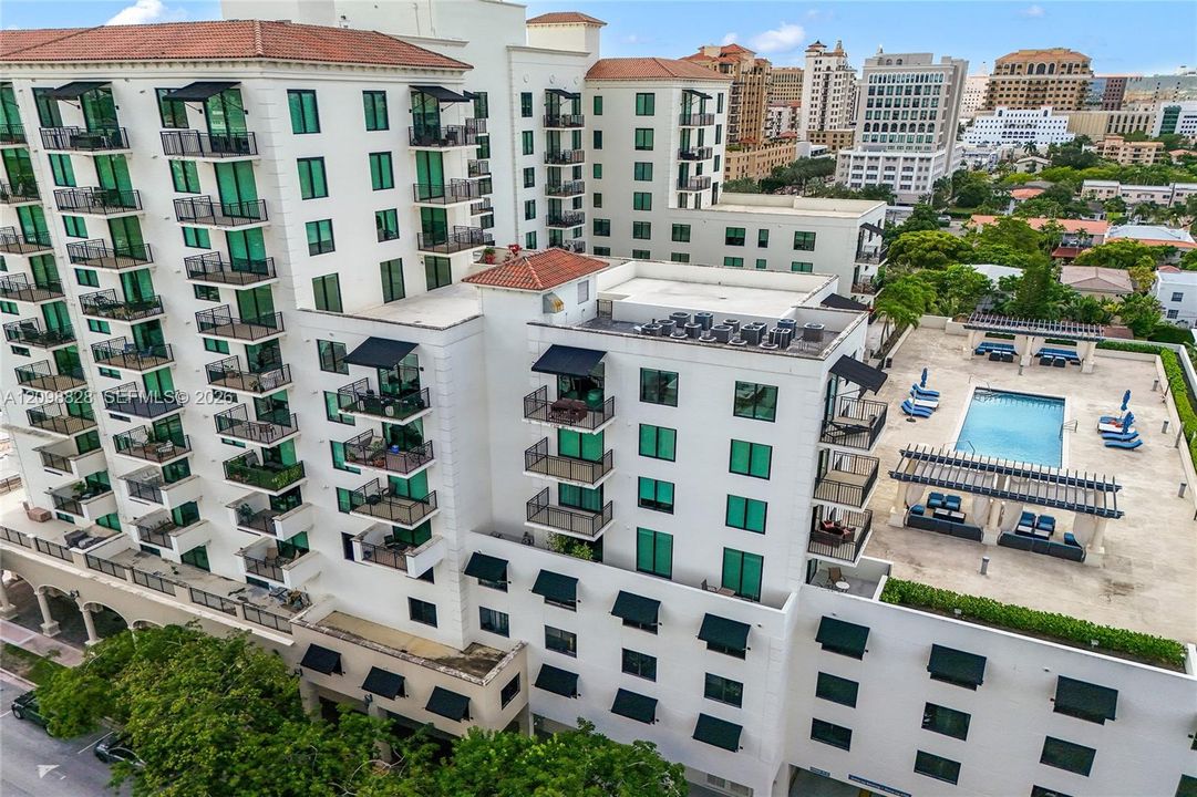 For Sale: $498,000 (1 beds, 1 baths, 780 Square Feet)