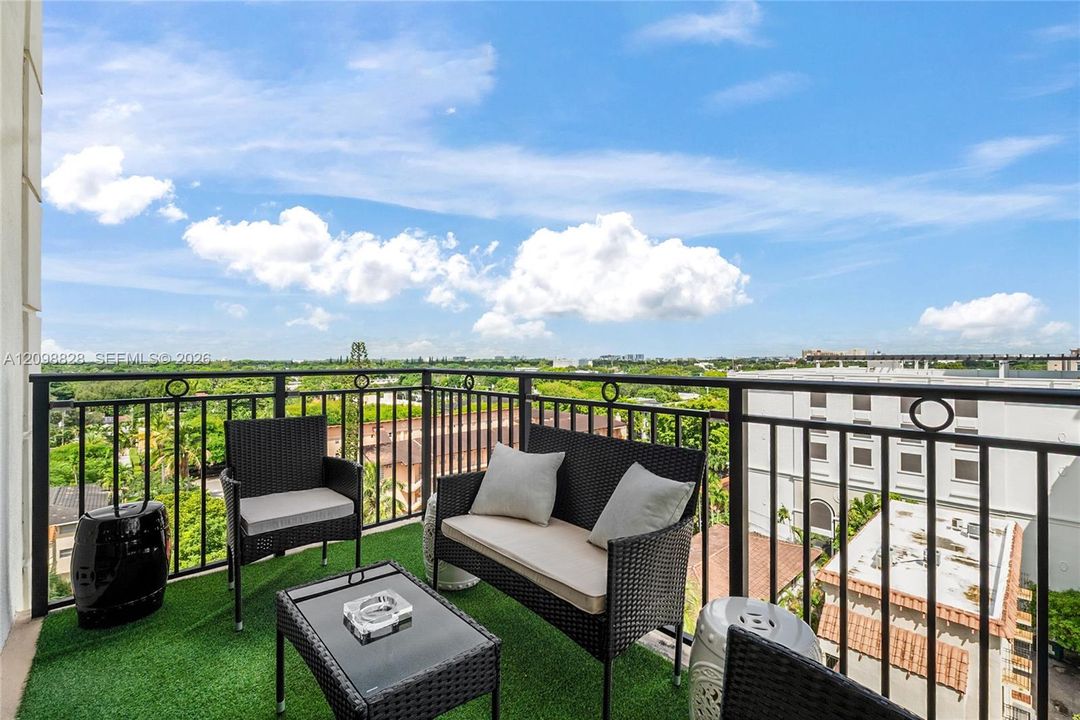 For Sale: $498,000 (1 beds, 1 baths, 780 Square Feet)
