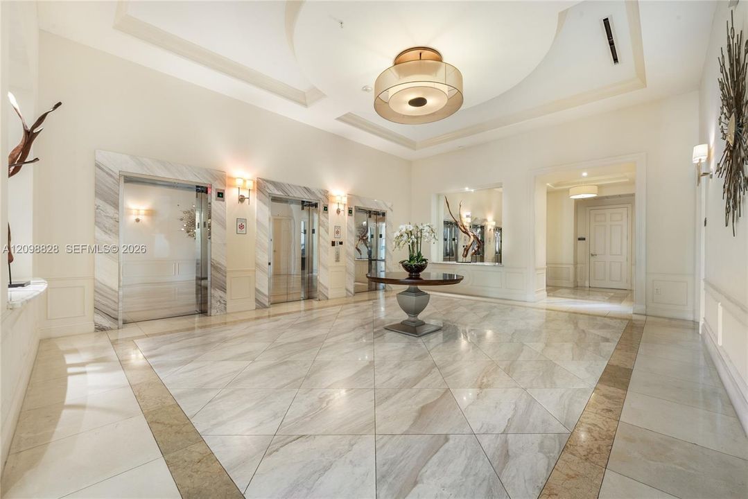 For Sale: $498,000 (1 beds, 1 baths, 780 Square Feet)