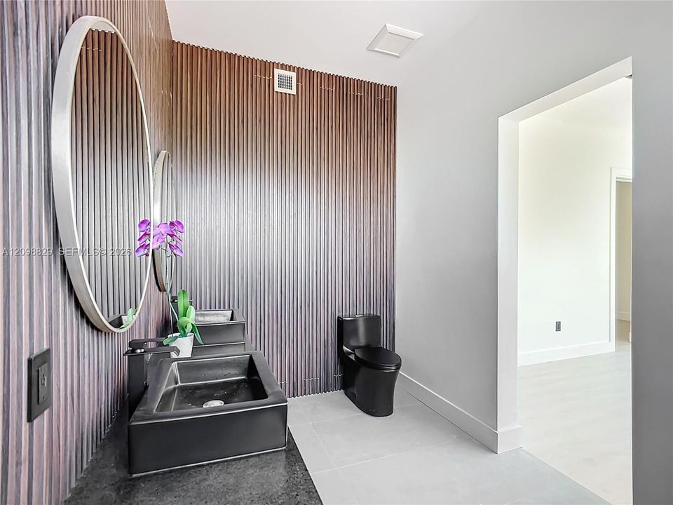 For Rent: $8,000 (3 beds, 2 baths, 2365 Square Feet)