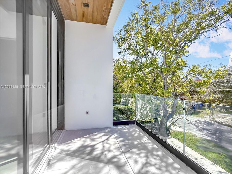 For Rent: $8,000 (3 beds, 2 baths, 2365 Square Feet)