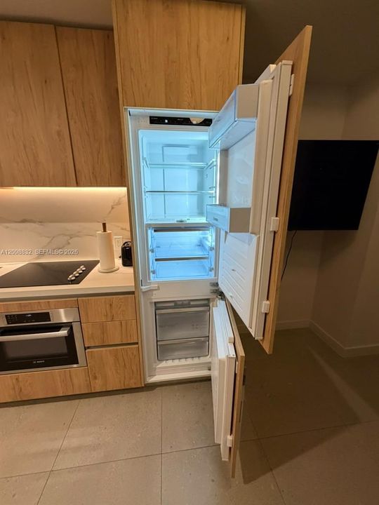 For Sale: $430,000 (0 beds, 1 baths, 321 Square Feet)