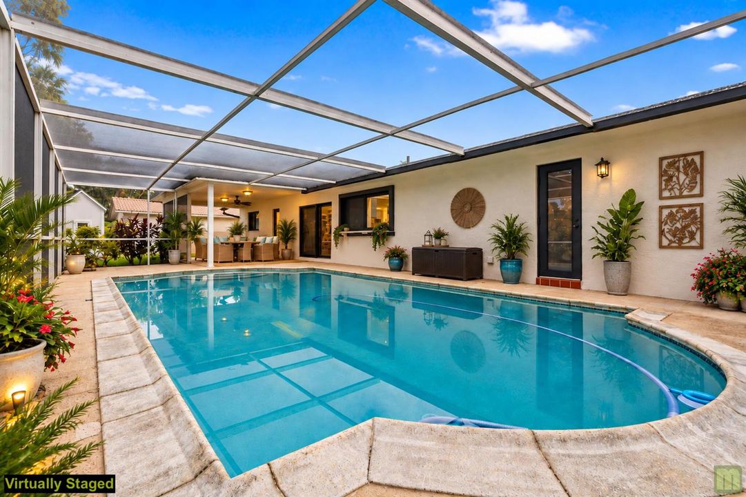 Pool - virtually staged