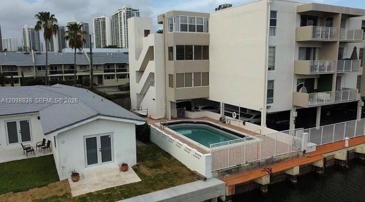 В аренду: $1,850 (1 спален, 1 ванн, 712 Квадратных фут)