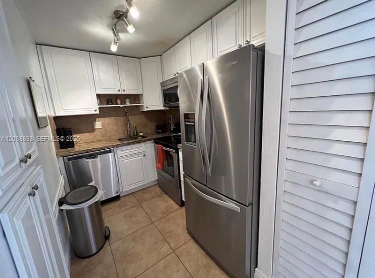В аренду: $1,850 (1 спален, 1 ванн, 712 Квадратных фут)